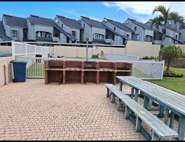 3 BEDROOM SECTIONAL TITLE FOR SALE IN UVONGO BEACH